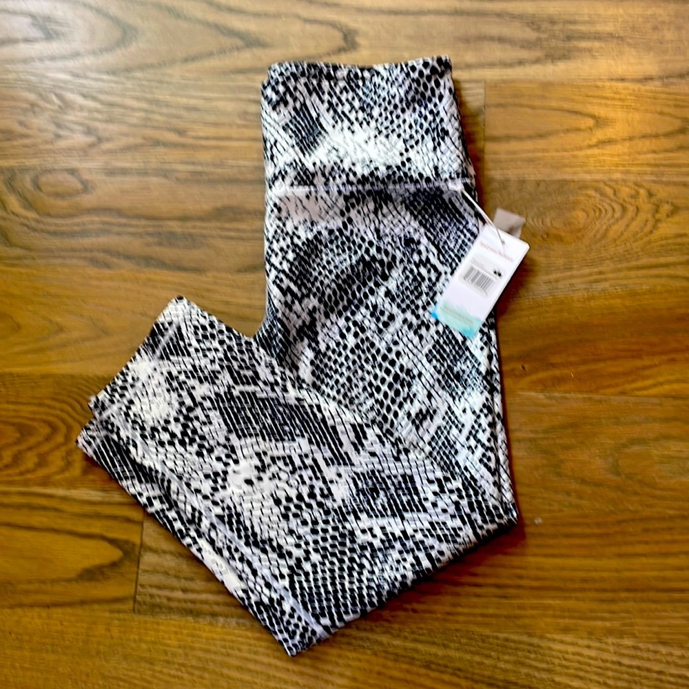 Balance Collection White Snow Snake Contender Leggings-women